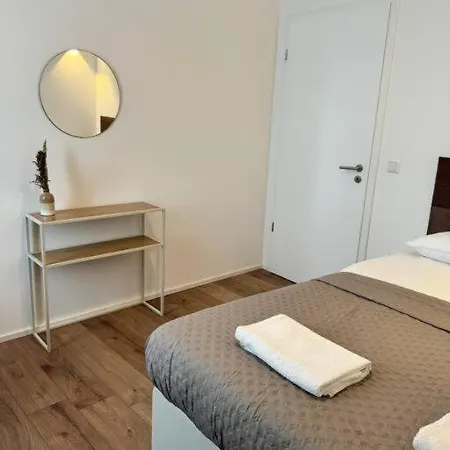 Heaven Homes - 15 Gehmin Vom Hbf Entfernt Homestay Dusseldorf